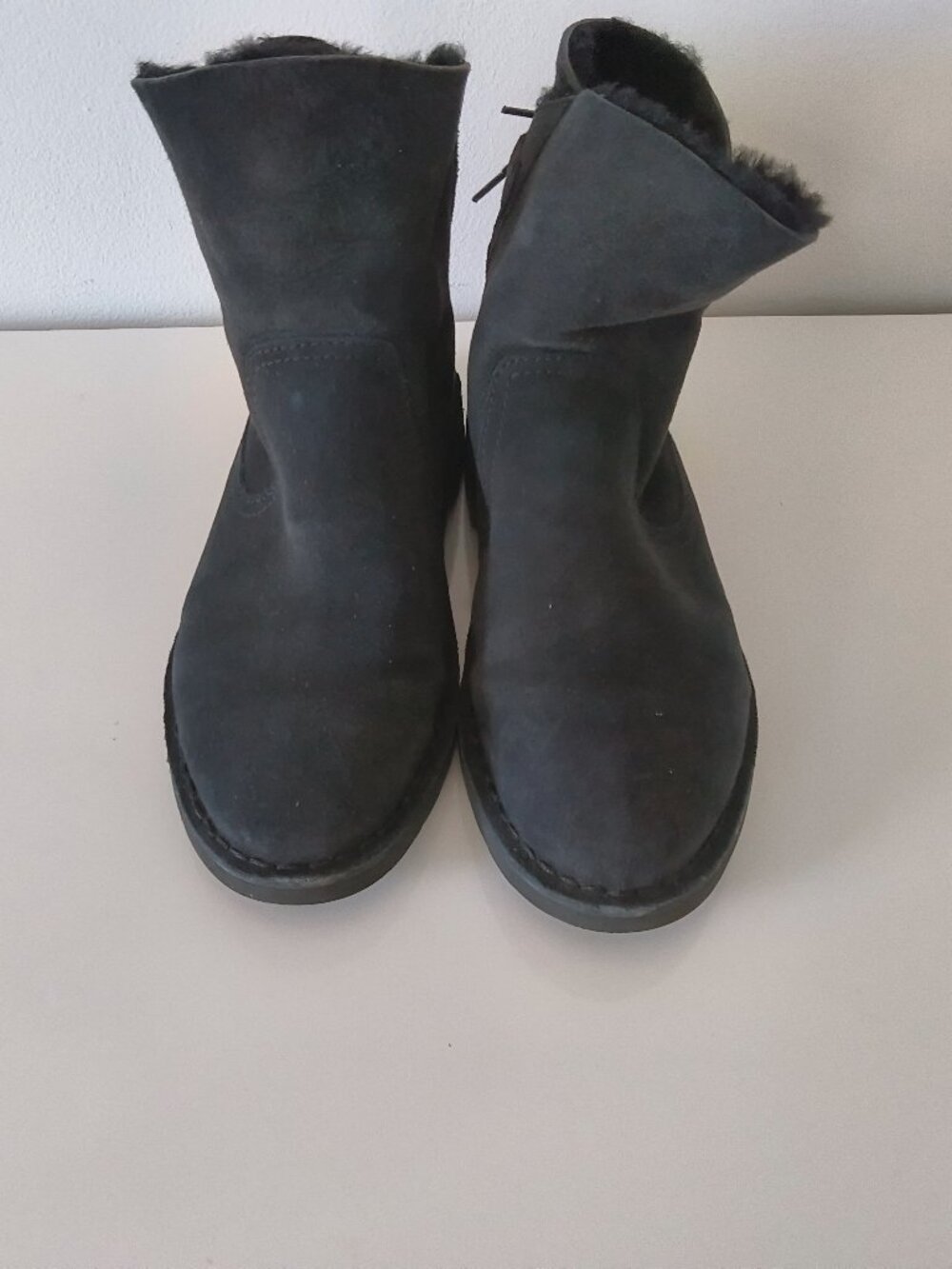 UGG black suede lace-back boots with genuine shearling lining size 7